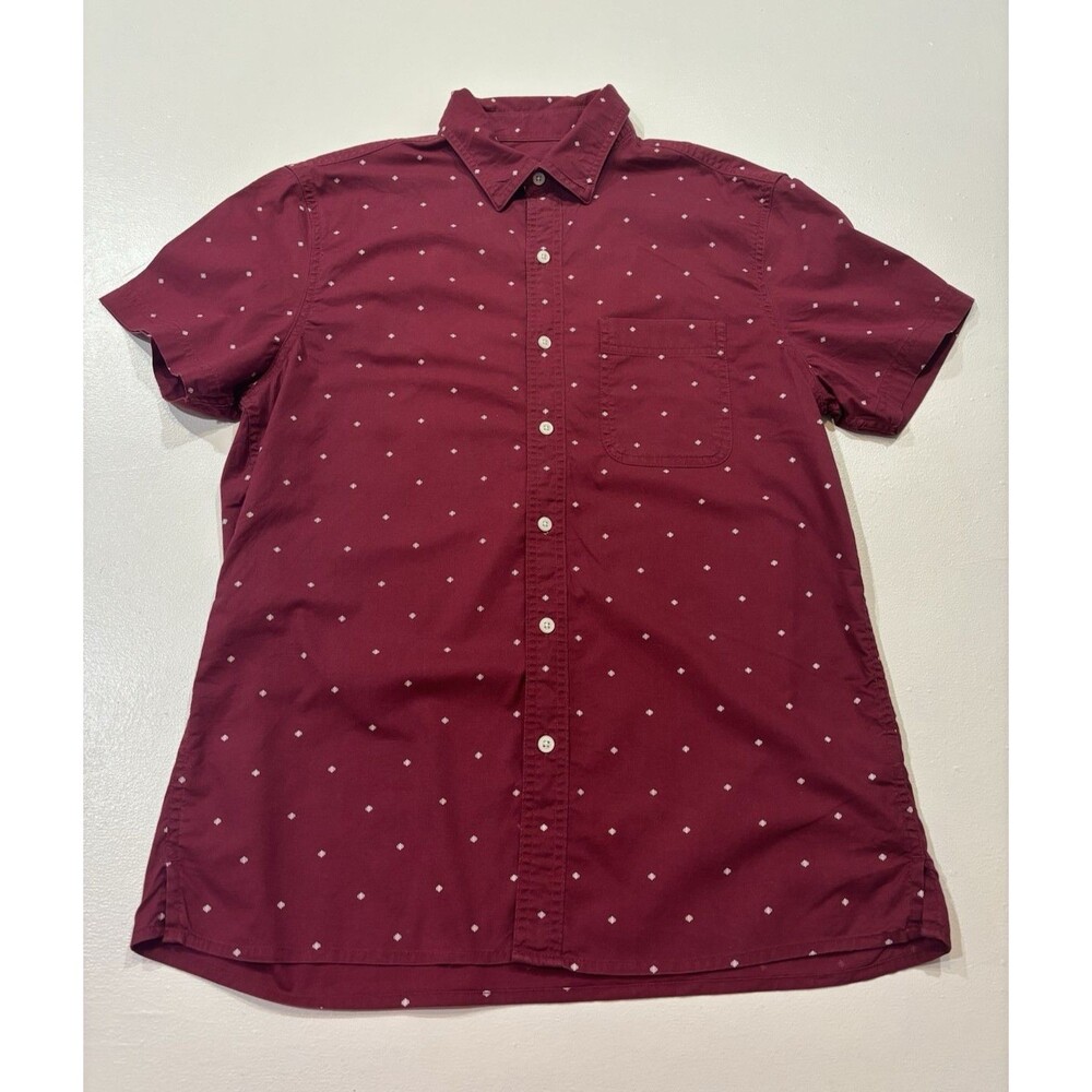 American Eagle Men's M Button Up Short Sleeve Shirt Maroon with white design